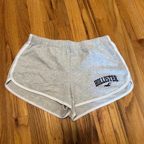 Hollister Pants - Women’s Hollister sweat shorts